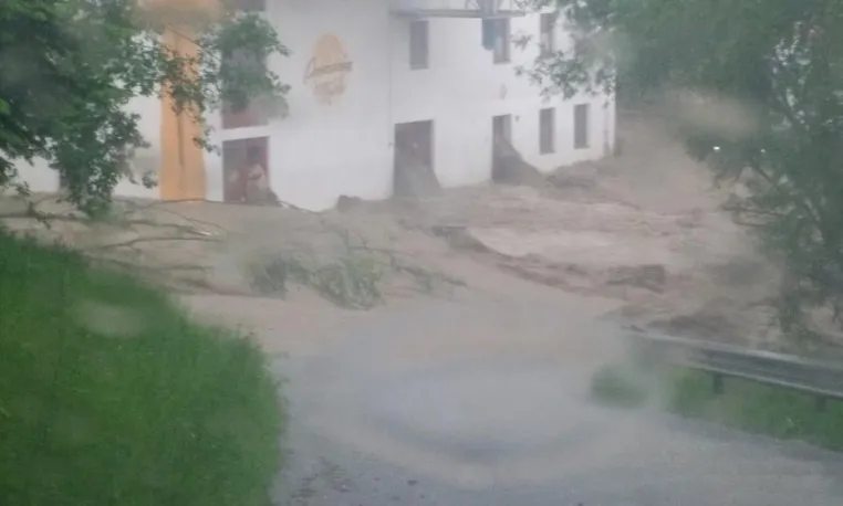 Bild: Antersdorfer Mühle und das Jahrtausendhochwasser in Simbach
