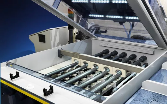 Bild: G und W Leiterplatten Dresden optimiert Produktion ueber Investition in neue flexible Aetzanlage der PILL GmbH