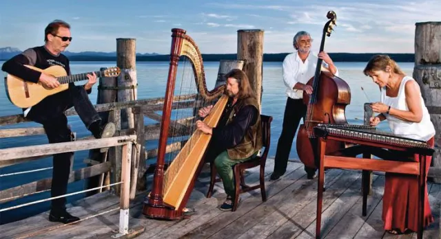 DIE FRAUNHOFER SAITENMUSIK AM 17. SEPTEMBER 2017 IN NEUTRAUBLING Bild: DIE FRAUNHOFER SAITENMUSIK AM 17. SEPTEMBER 2017 IN NEUTRAUBLING