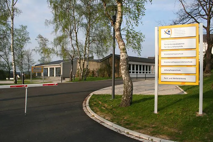 Bild: Fachmesse in der Fortbildungsakademie für Gesundheitshilfe in Rhode