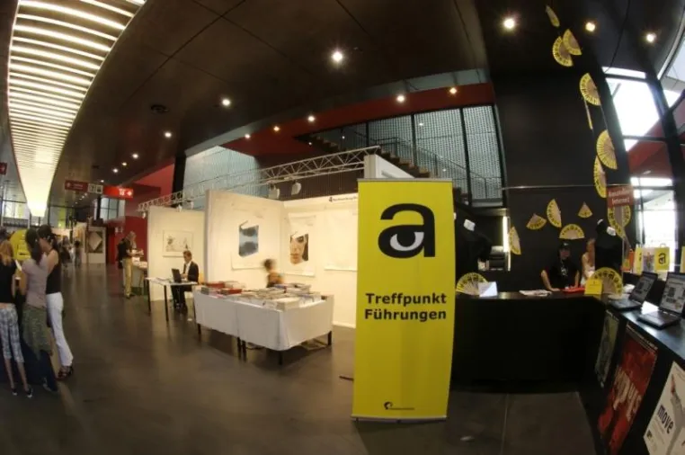 Bild: art bodensee 2008 - walz kunsthandel sorgt auf der einzigen Sommer-Kunstmesse für klangvolle Namen