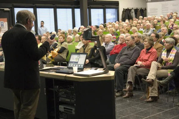 Bild: Schwere Kost gut verdaut – Informatikexperte referierte über die Grenzen des Computer-Einsatzes