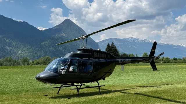 Bild: Einmalige Rundflüge mit Helifly Helicopterservice – jenseits von Grenzen