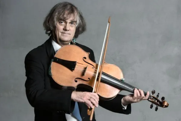Bild: Bach-Pionier Sigiswald Kuijken mit Solorecital auf dem Violoncello da spalla beim Kirchheimer Konzertwinter