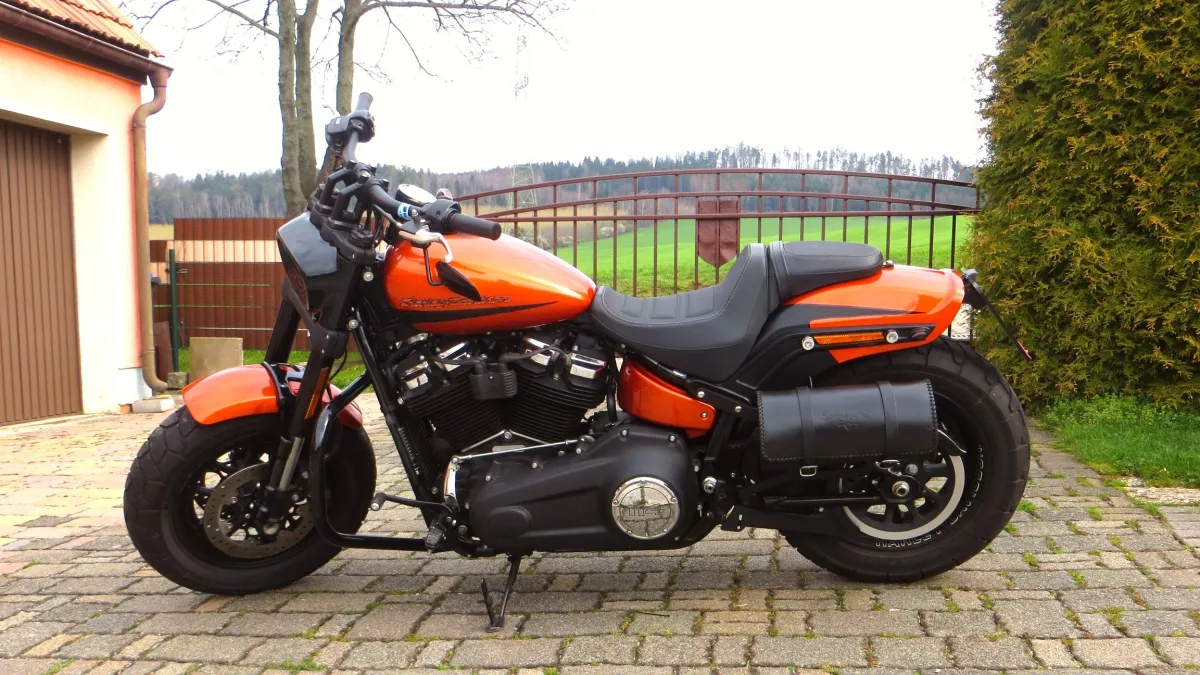 Handgefertigte, robuste CruiseEasy Motorrad Werkzeugtasche aus 100% Echtleder