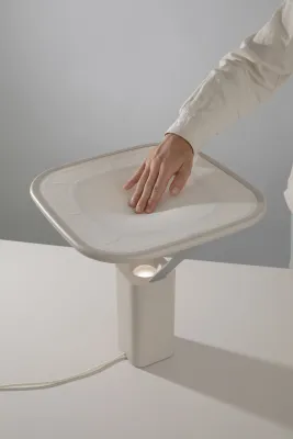 Bild: Soft Interfaces: Textilintegrierte, taktile Lichtsteuerung durch druckbare Flüssigmetalltinte