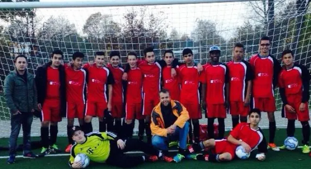 Bild: BPOut unterstützt die Fußballmannschaft der Stadtteilschule Hamburg-Mitte