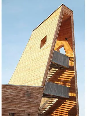 Holz in der Stadt - Spannender Ruhepol aus Holz mit Ausblick auf die Frankfurter City Bild: Holz in der Stadt - Spannender Ruhepol aus Holz mit Ausblick auf die Frankfurter City