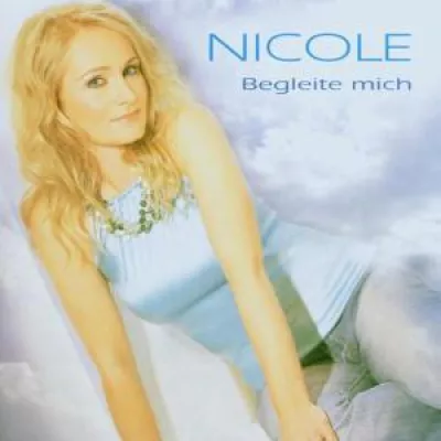 Bild: NICOLE tanzt auf Wolken in den TV-Herbst und freut sich auf ihr Weihnachtsalbum