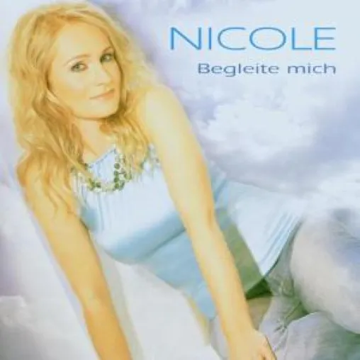 NICOLE tanzt auf Wolken in den TV-Herbst und freut sich auf ihr Weihnachtsalbum Bild: NICOLE tanzt auf Wolken in den TV-Herbst und freut sich auf ihr Weihnachtsalbum