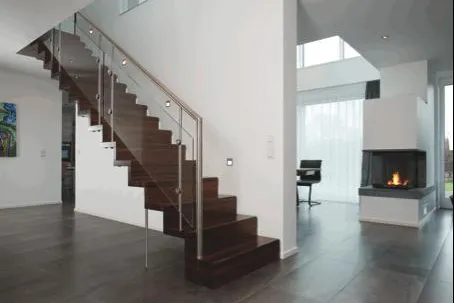 Günstiger als renovieren – alte Treppen durch neue ersetzen. Treppentausch an nur einem Tag. Bild: Günstiger als renovieren – alte Treppen durch neue ersetzen. Treppentausch an nur einem Tag.