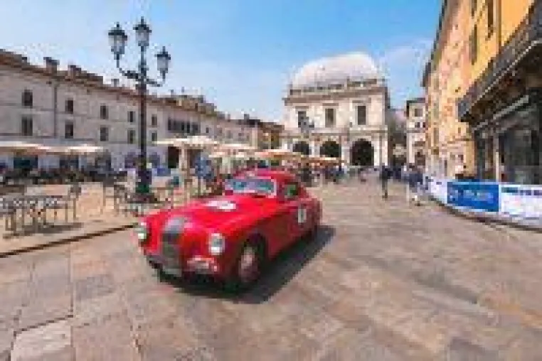 Dolce Vita für Oldtimer: Brescia lockt mit der Mille Miglia Bild: Dolce Vita für Oldtimer: Brescia lockt mit der Mille Miglia