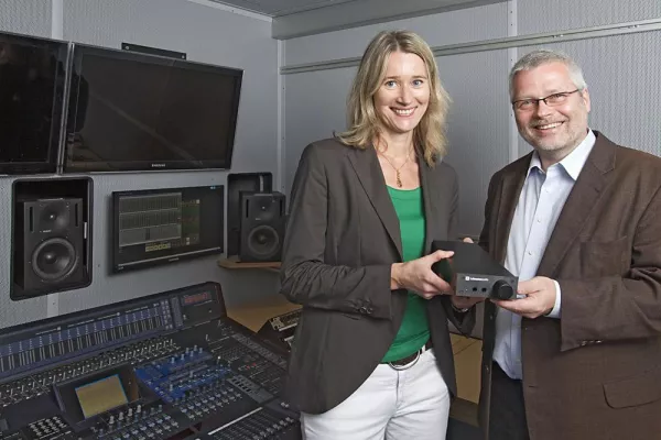 Bild: Lehmannaudio rüstet Düsseldorfer Institut für Musik und Medien mit Kopfhörerverstärkern für über 5.000,- € auf