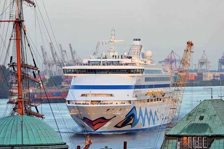 Bild: AIDAaura - Erfolgreicher Saisonabschluss 2009 in Hamburg