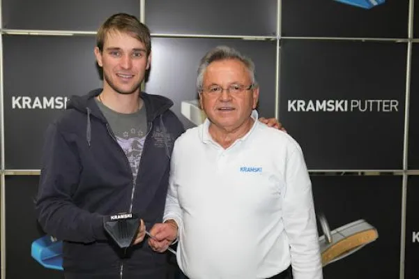 Bild: Hanspeter Bacher bei Kramski Putter unter Vertrag