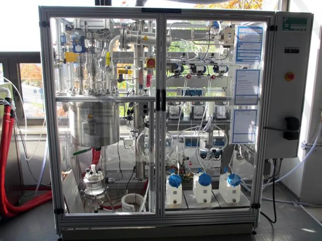 Die Präparationsanlage »BigBatch« im Katalyselabor von Fraunhofer UMSICHT. (Fraunhofer UMSICHT)