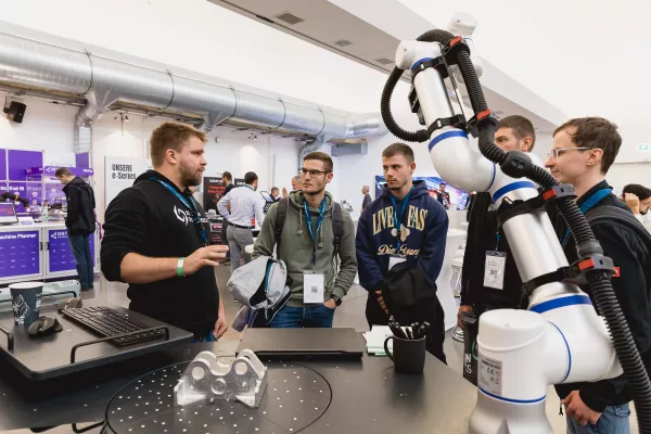 Bild: Cobots4You: Lernen Sie die neuen Roboter-Kollegen kennen