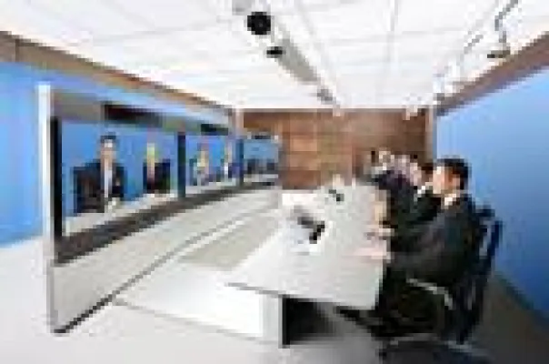 Bild: TANDBERG setzt mit neuem High-End Telepresence-System erneut Maßstäbe in Design und Technologie
