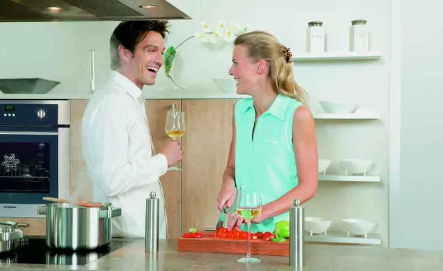 Oranier Küchentechnik: Flüster-Technik - Dunstabzugshauben und Geschirrspüler sorgen für angenehme Ruhe Bild: Oranier Küchentechnik: Flüster-Technik - Dunstabzugshauben und Geschirrspüler sorgen für angenehme Ruhe