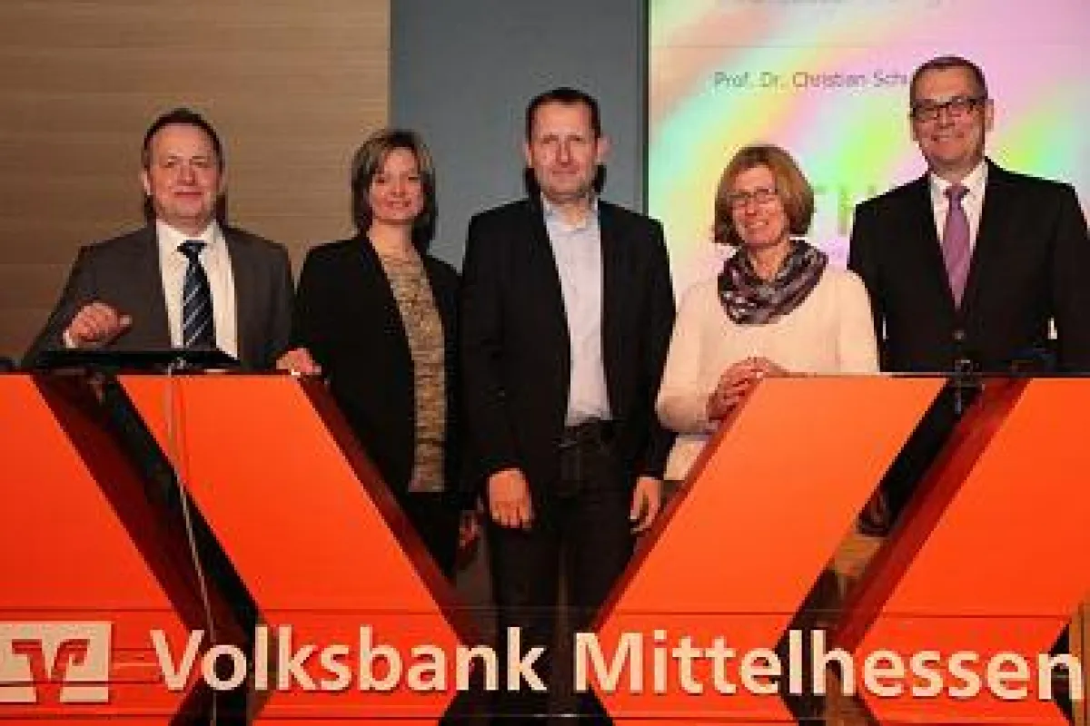 (v.l.n.r.): Prof. Dr. Schulze, Tatjana Seyer , Lutz Köppen, Andrea Fellenberg, Rolf Witezek