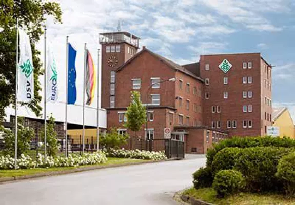 Bild: Damit Pflanzen schneller blühen: Deutsche Saatveredelung AG vereinfacht europaweiten Speditions-Versand