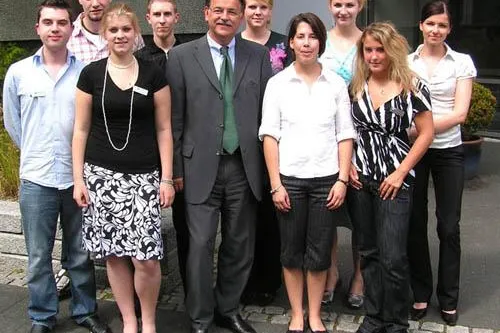 Bild: Neunfacher Berufsstart bei der Wirtschaftsakademie