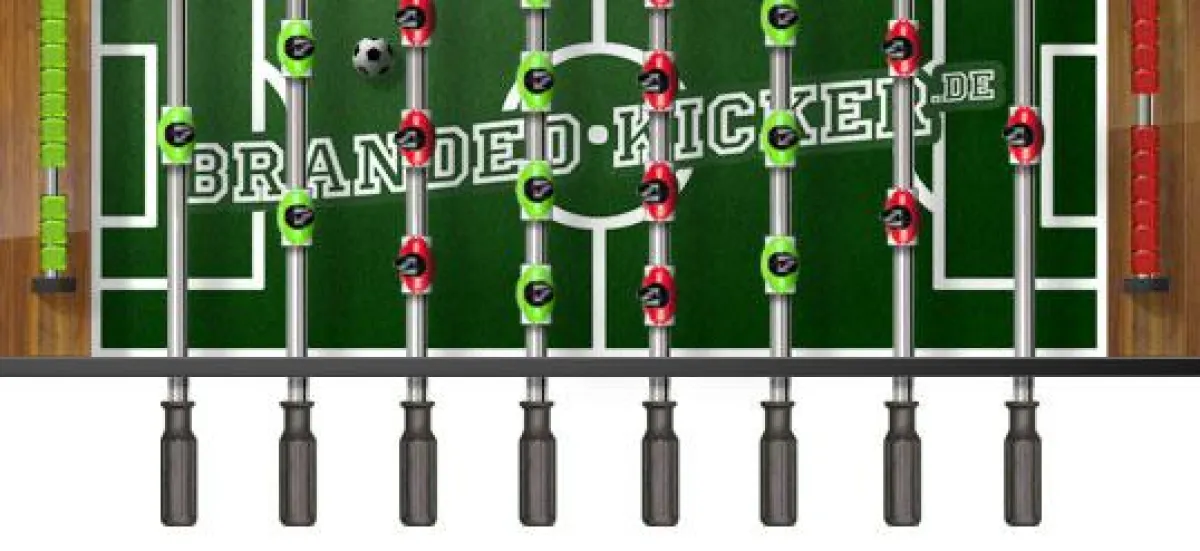 Gebrandete Kicker im Firmendesign von branded-kicker.de