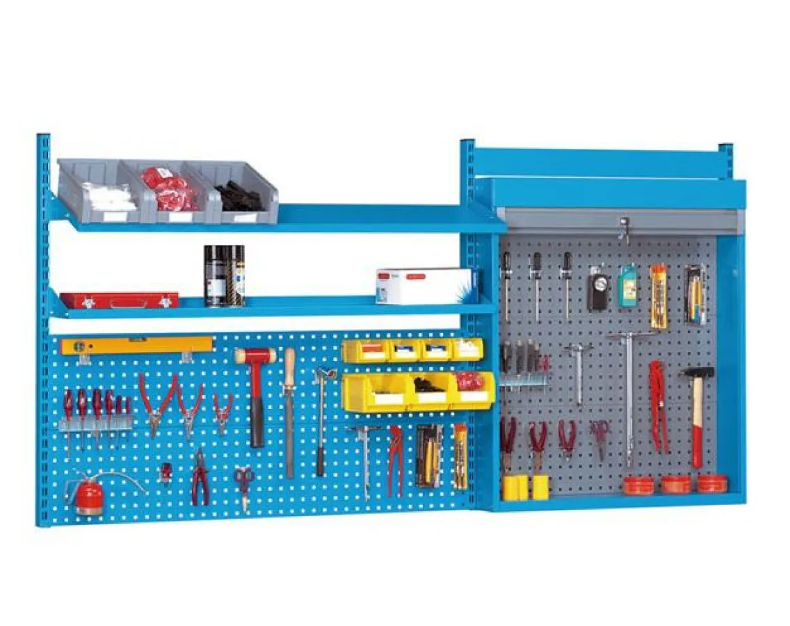 Das System an Lochwänden und Werkzeughaltern von FAMI
