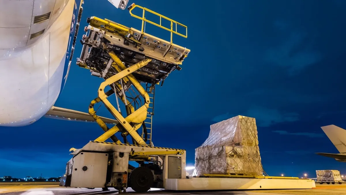 Luftfracht Transporte von Gefahrgut nach Kirgistan (© MARTIN Internationale Spedition GmbH)