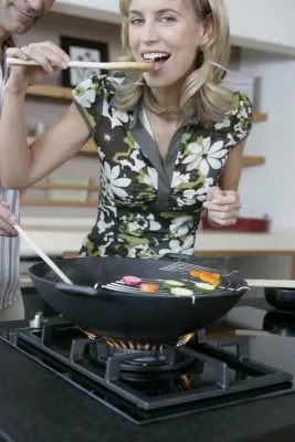 FIGAWA: Kochen mit Gas - Vollelektronische Zündung und Abschalt-Automatik sorgen für Sicherheit und Komfort Bild: FIGAWA: Kochen mit Gas - Vollelektronische Zündung und Abschalt-Automatik sorgen für Sicherheit und Komfort