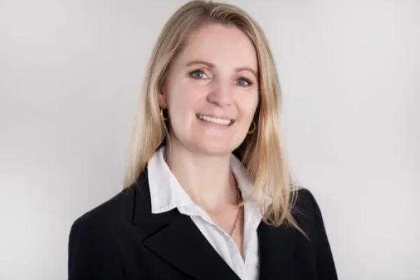 Personalberatung TreuenFels: Zeugnisse sind ein Auslaufmodell – mit Referenzen lässt sich hingegen punkten Bild: Personalberatung TreuenFels: Zeugnisse sind ein Auslaufmodell – mit Referenzen lässt sich hingegen punkten