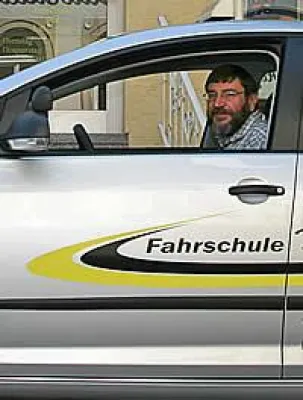 Bild: Fahrschule Mobil aus Waibstadt setzt auf Sicherheit bei und nach der Ausbildung