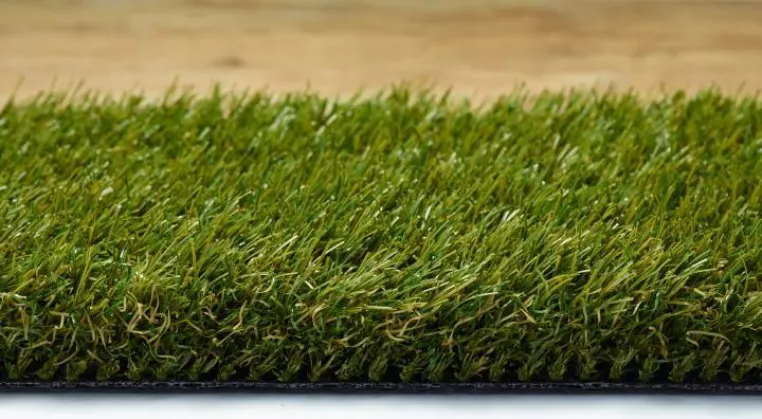 Exklusiver Kunst-Rasen - ideal für Schreber- oder Kleingarten oder den Dauer-Campingplatz Bild: Exklusiver Kunst-Rasen - ideal für Schreber- oder Kleingarten oder den Dauer-Campingplatz