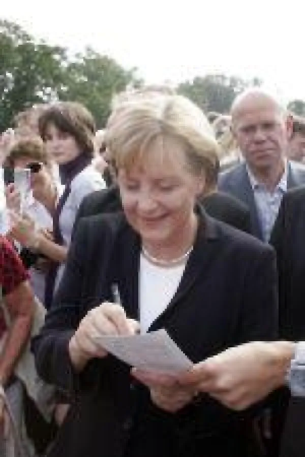 Bundeskanzlerin Angela Merkel beim Tag der offenen Tür der Bundesregierung am 27. August 2007 in Berlin