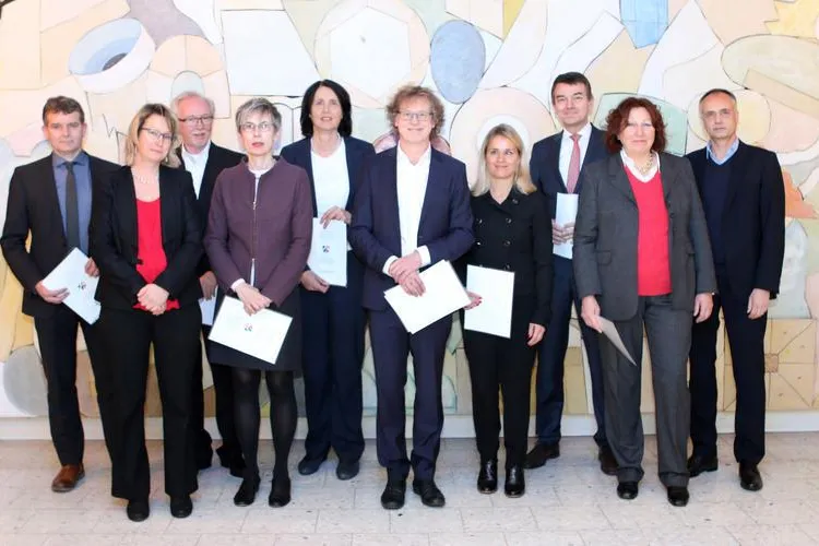 Bild: Neue Gesichter und alte Hasen …