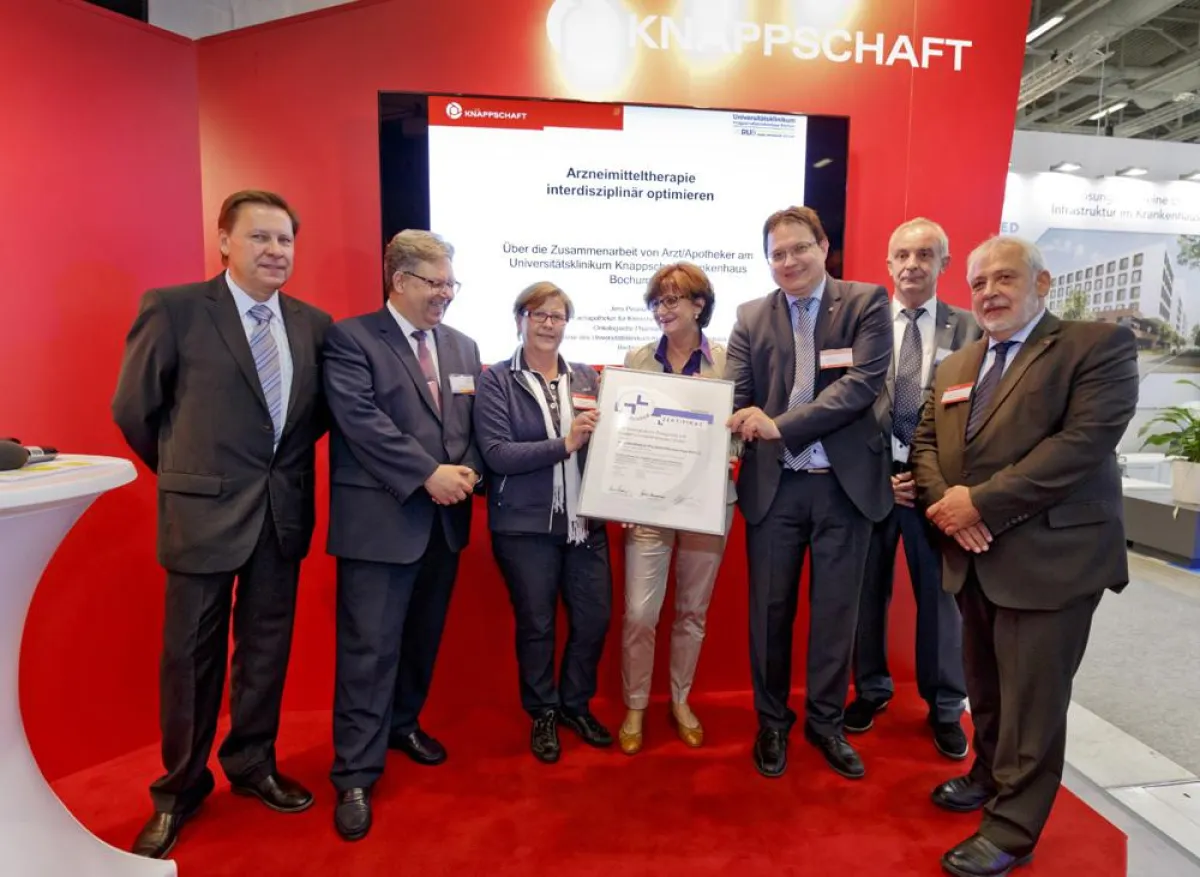 Zertifikats-Übergabe in Berlin am Stand der Knappschaft