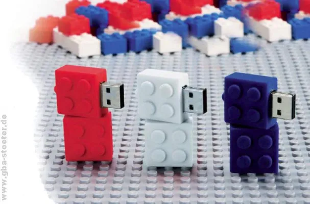 Bild: Bausteine aus Kindertagen als USB-Stick