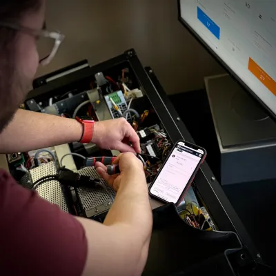 Bild: KI-gestützter Wartungs-Co-Pilot reduziert Ausfallzeiten und entlastet Service-Teams