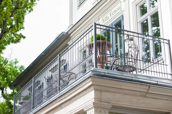 Bild: Kundenservice, der überzeugt: ELEO Express ist Service-Champion 2025 in der Kategorie „Geländer“