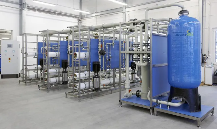 Bild: Reinwasser für die PVB-Folienerzeugung