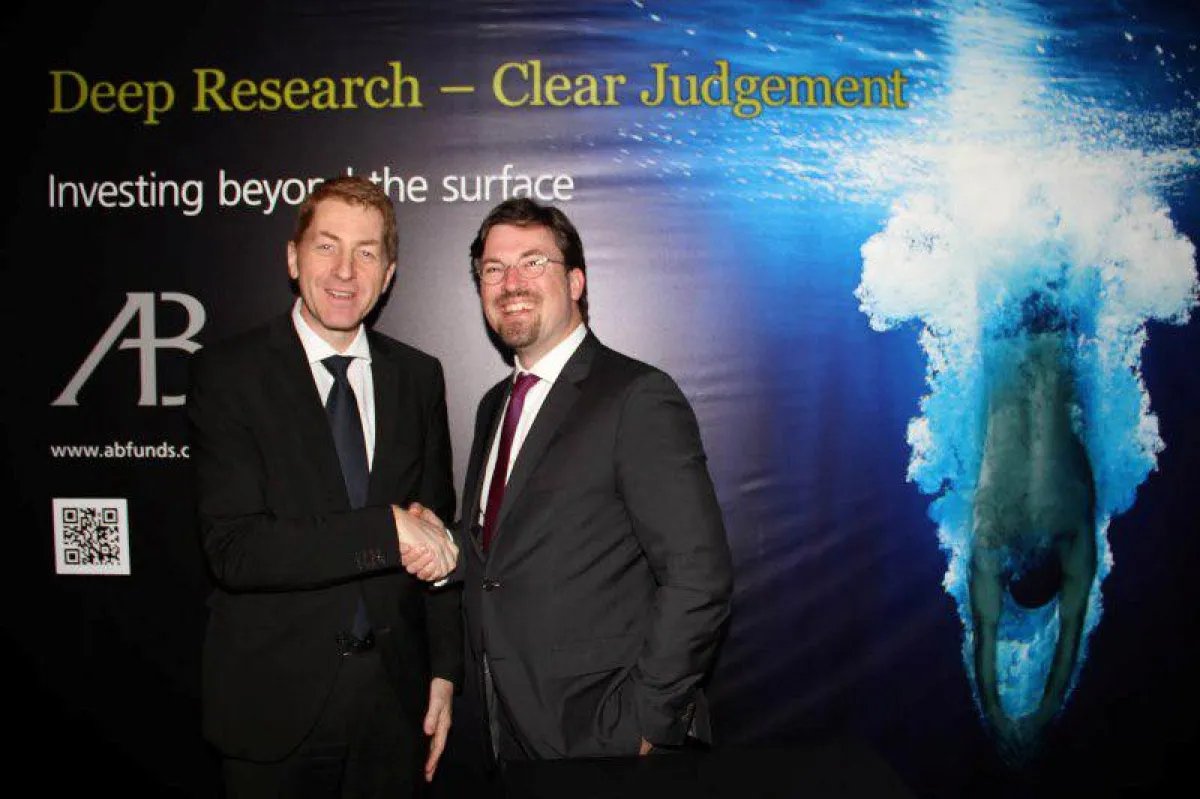 Thomas Abel und Gunnar Knierim bei der Übergabe der Mitgliedsurkunde