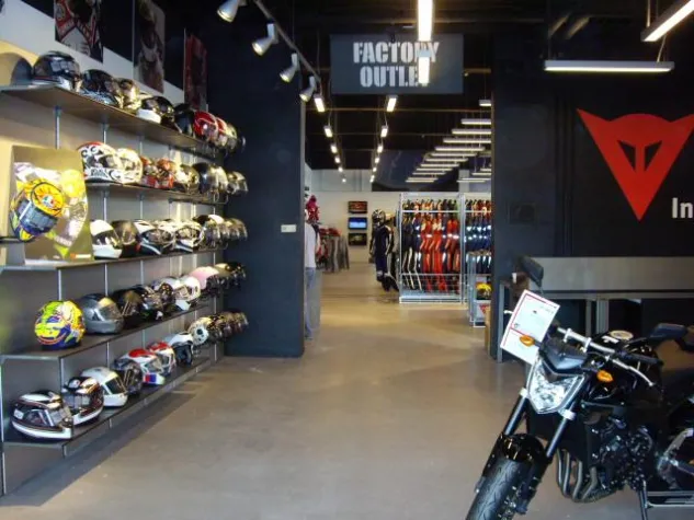 Dainese eröffnet D-Garage in Rosenheim Bild: Dainese eröffnet D-Garage in Rosenheim