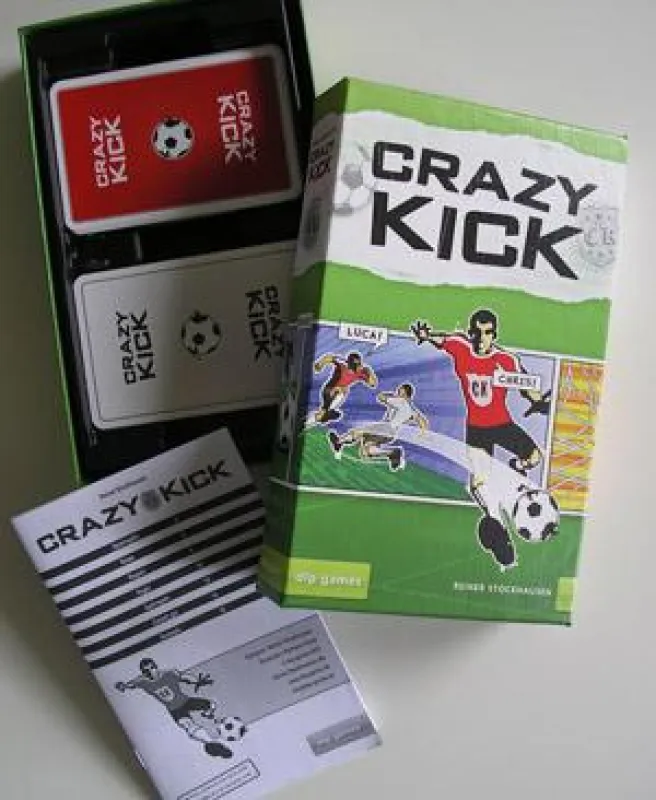 Unschlagbar: Die beiden Crazykick-Teams in der stabilen Mitbringschachtel
