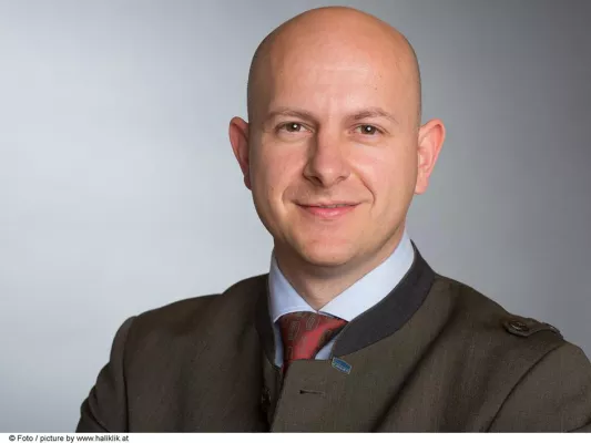 Bild: Josef Kampfer ist neuer Leiter Marketing/PR bei KAHLES–DEM ZIELFERNROHRPIONIER SEIT 1898