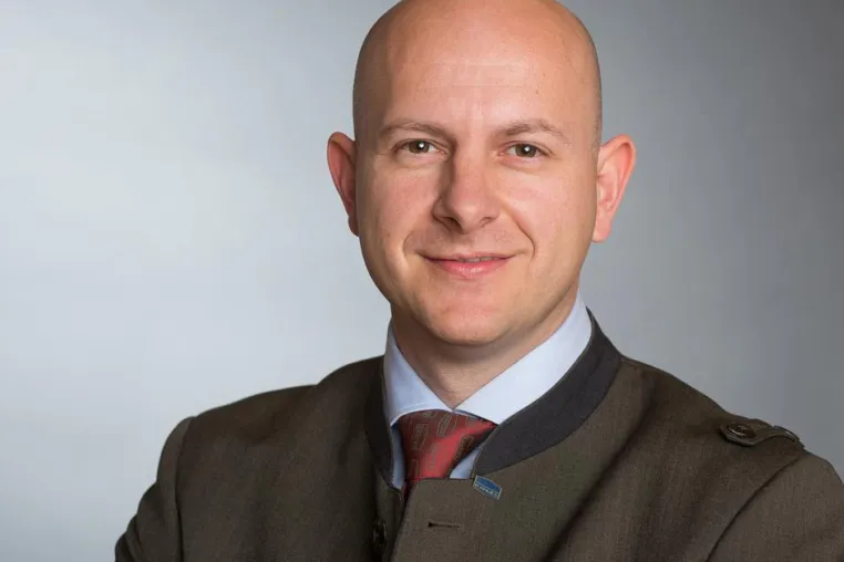 Bild: Josef Kampfer ist neuer Leiter Marketing/PR bei KAHLES–DEM ZIELFERNROHRPIONIER SEIT 1898
