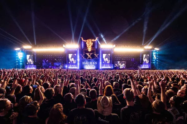Bild: Wacken Open Air: Steuerung der Hauptbühnen mit Bühnenkinetik von Movecat