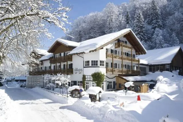 Bild: Merry Christmas. Mit den Weihnachts-Angeboten der RIMC Hotels & Resorts entspannt in die Feiertage starten