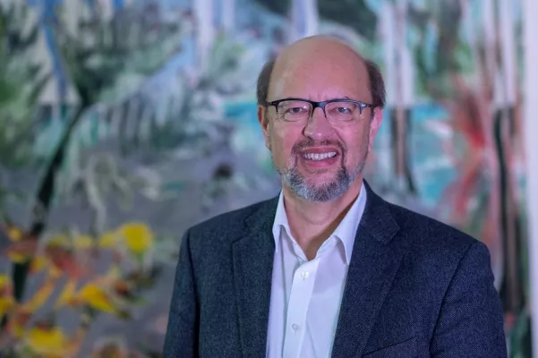 Bild: Ausbau der genderspezifischen Angebote am Klinikum Wahrendorff mit Prof. Dr. med. Gerhard Schmid-Ott