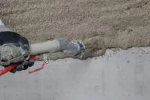 Bild: Dünne Putzschicht für höchsten Brandschutz