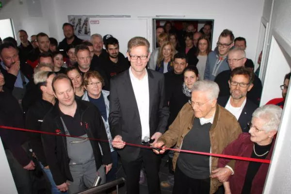 Bild: Metoba Einweihung neue QS-Abteilung und 80. Geburtstag des Seniorchefs